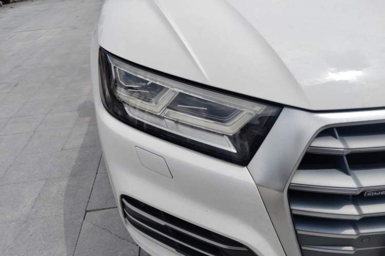 Used Audi Q5L 2018 40 TFSI Prestige Fashion Edition China VI Right Front Headlight