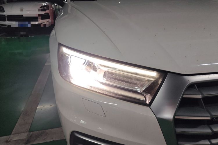 Used Audi Q5L 2018 40 TFSI Prestige Edition China VI Emission Standard Right Front Headlight
