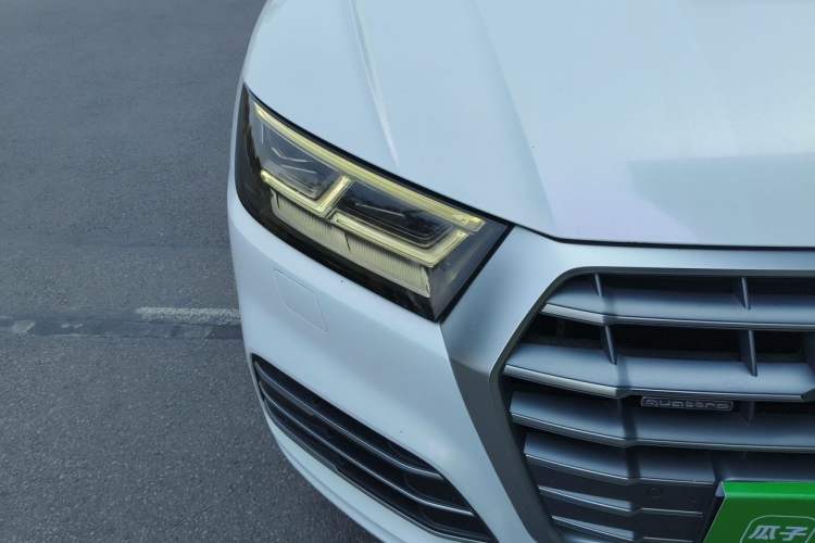 Used Audi Q5L 2018 40 TFSI Prestige Fashion Edition China V Right Front Headlight
