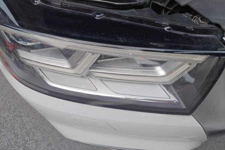Used Audi Q5L 2018 45 TFSI Prestige Fashion Edition China VI Emission Standard Right Front Headlight