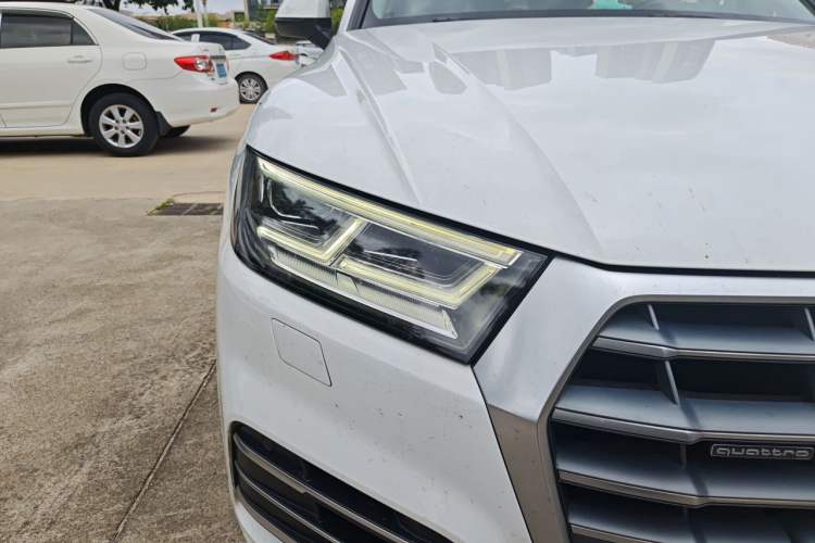 Used Audi Q5L 2018 40 TFSI Prestige Fashion Edition China VI Right Front Headlight