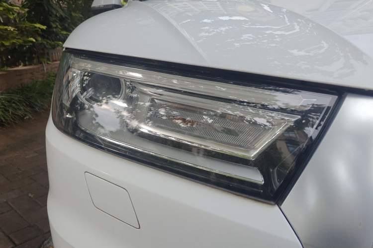 Used Audi Q5L 2018 40 TFSI Prestige Edition China VI Emission Standard Right Front Headlight