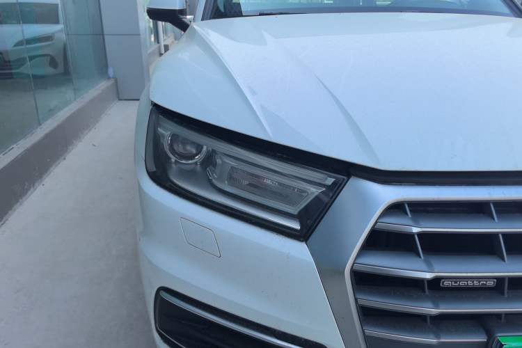 Used Audi Q5L 2018 40 TFSI Prestige Edition China VI Emission Standard Right Front Headlight