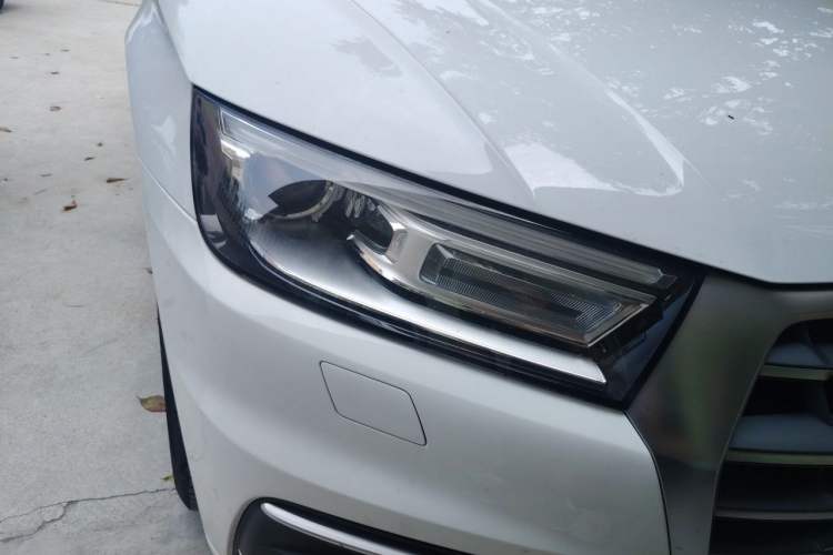 Used Audi Q5L 2018 40 TFSI Prestige Edition China VI Emission Standard Right Front Headlight