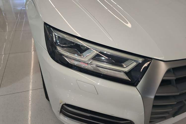 Used Audi Q5L 2018 40 TFSI Prestige Fashion Edition China VI Right Front Headlight
