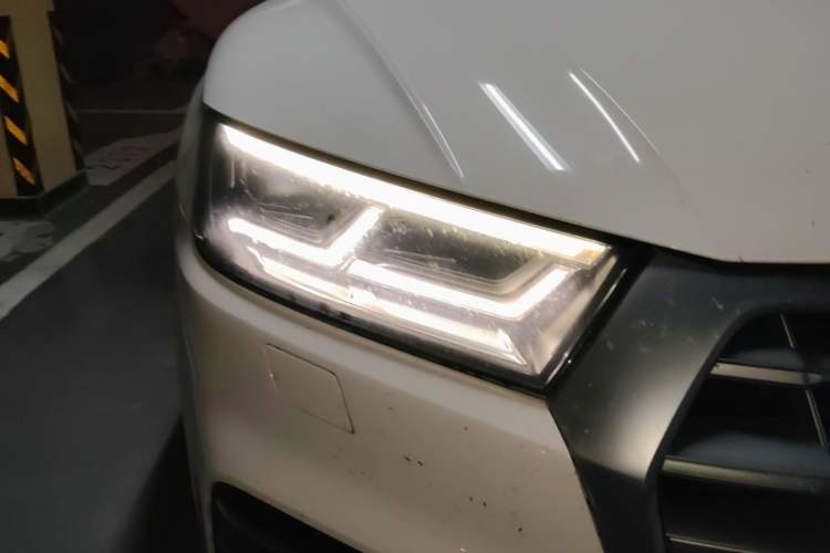 Used Audi Q5L 2018 45 TFSI Prestige Fashion Edition China VI Emission Standard Right Front Headlight