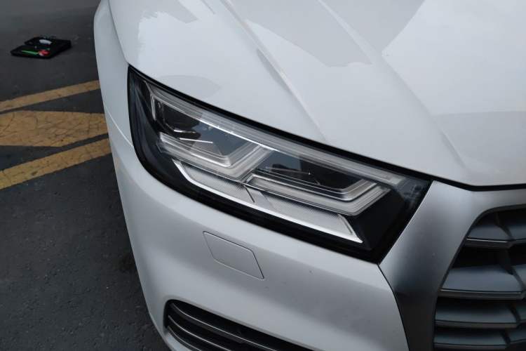 Used Audi Q5L 2018 40 TFSI Prestige Fashion Edition China V Right Front Headlight
