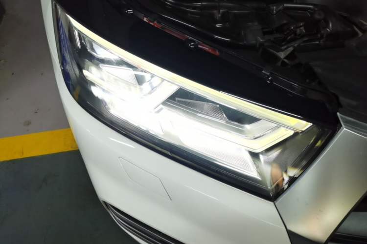 Used Audi Q5L 2018 40 TFSI Prestige Fashion Edition China V Right Front Headlight