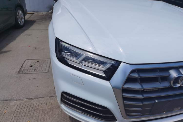 Used Audi Q5L 2018 40 TFSI Prestige Fashion Edition China VI Right Front Headlight