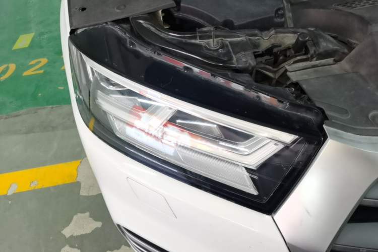 Used Audi Q5L 2018 40 TFSI Prestige Fashion Edition China VI Right Front Headlight