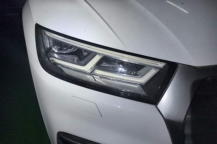 Used Audi Q5L 2018 40 TFSI Prestige Fashion Edition China VI Right Front Headlight