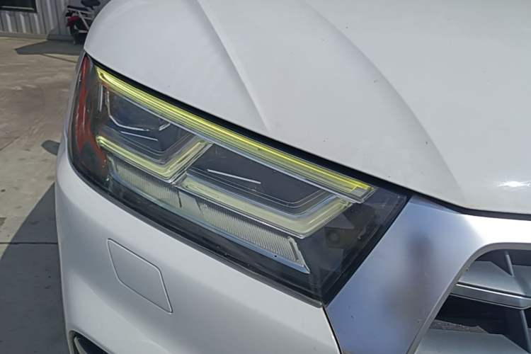 Used Audi Q5L 2018 45 TFSI Prestige Fashion Edition China V Emission Standard Right Front Headlight