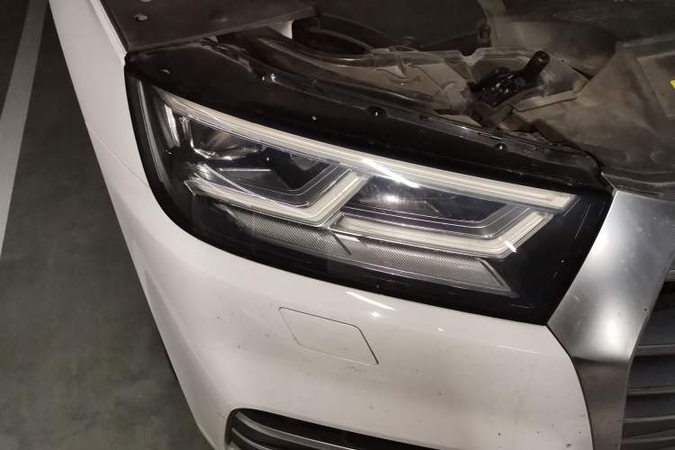 Used Audi Q5L 2018 40 TFSI Prestige Fashion Edition China VI Right Front Headlight