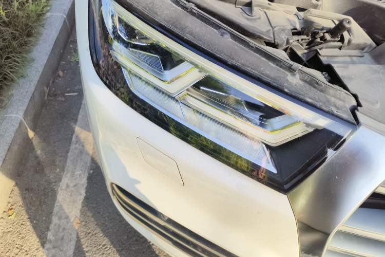 Used Audi Q5L 2018 40 TFSI Prestige Fashion Edition China VI Right Front Headlight