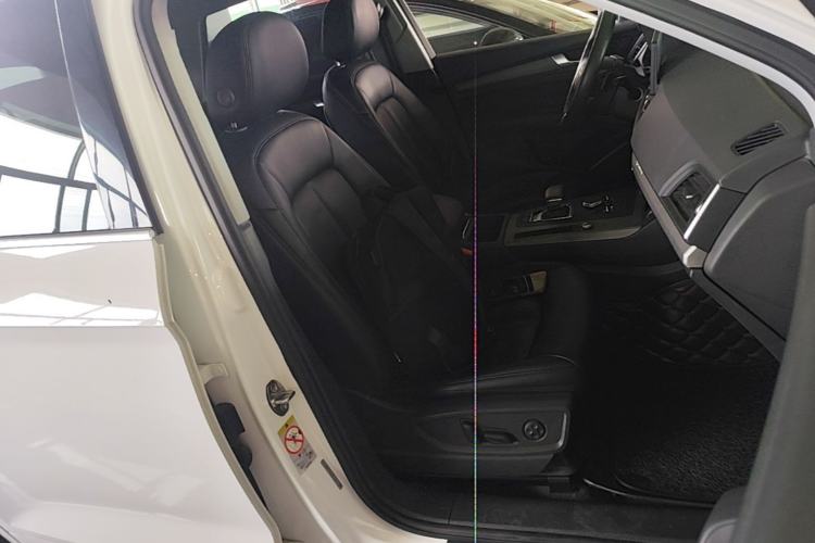 Used Audi Q5L 2018 40 TFSI Prestige Edition China VI Emission Standard Right Front Seat