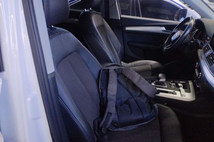 Used Audi Q5L 2018 40 TFSI Prestige Fashion Edition China VI Right Front Seat