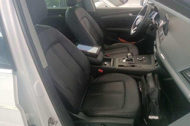 Used Audi Q5L 2018 40 TFSI Prestige Edition China V Right Front Seat
