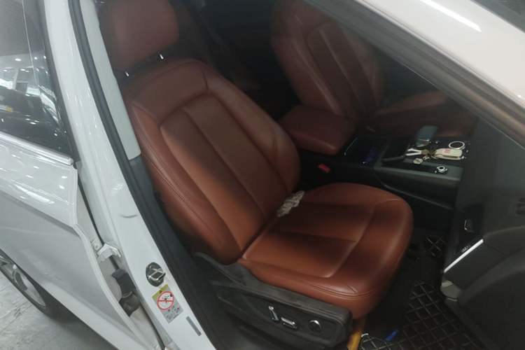 Used Audi Q5L 2018 40 TFSI Prestige Edition China VI Emission Standard Right Front Seat