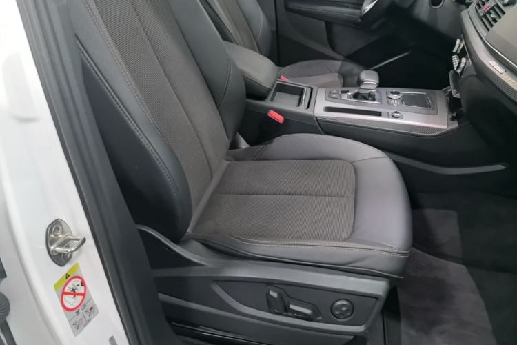 Used Audi Q5L 2018 45 TFSI Prestige Fashion Edition China VI Emission Standard Right Front Seat