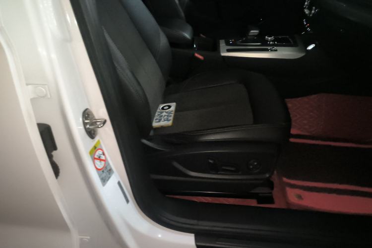 Used Audi Q5L 2018 40 TFSI Prestige Fashion Edition China VI Right Front Seat