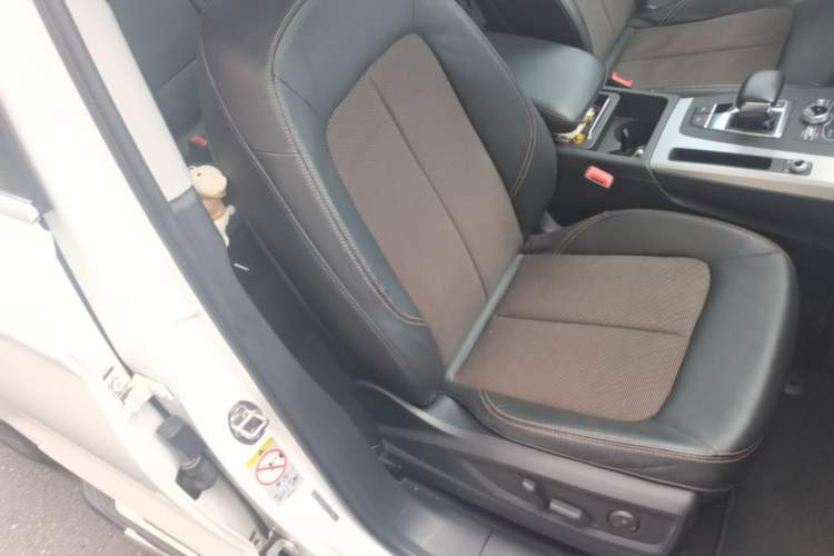 Used Audi Q5L 2018 40 TFSI Prestige Fashion Edition China VI Right Front Seat
