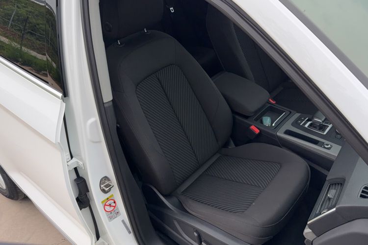 Used Audi Q5L 2018 40 TFSI Prestige Edition China V Right Front Seat