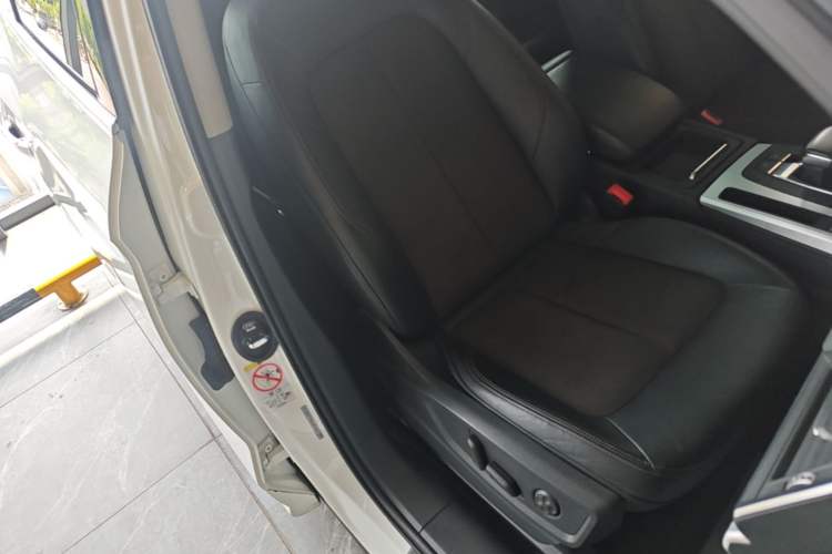 Used Audi Q5L 2018 40 TFSI Prestige Fashion Edition China VI Right Front Seat