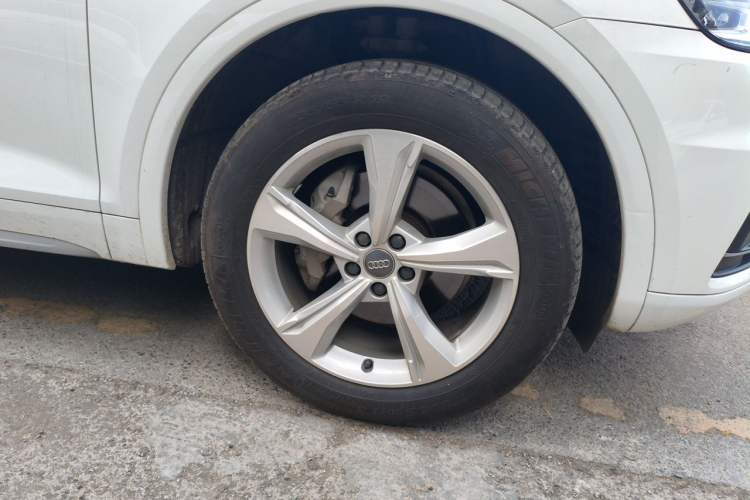 Used Audi Q5L 2018 40 TFSI Prestige Edition China VI Emission Standard Right Front Wheel Hub