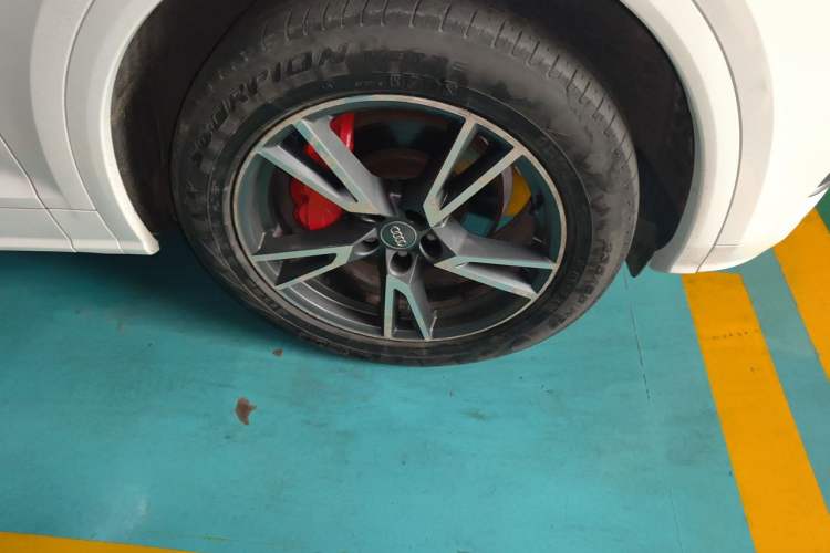 Used Audi Q5L 2018 45 TFSI Prestige Fashion Edition China V Emission Standard Right Front Wheel Hub