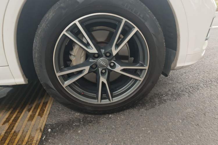 Used Audi Q5L 2018 40 TFSI Prestige Fashion Edition China VI Right Front Wheel Hub