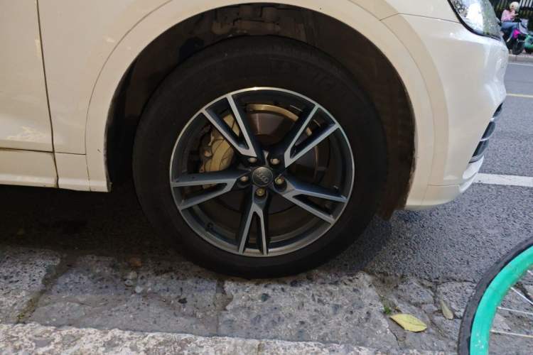 Used Audi Q5L 2018 40 TFSI Prestige Fashion Edition China VI Right Front Wheel Hub