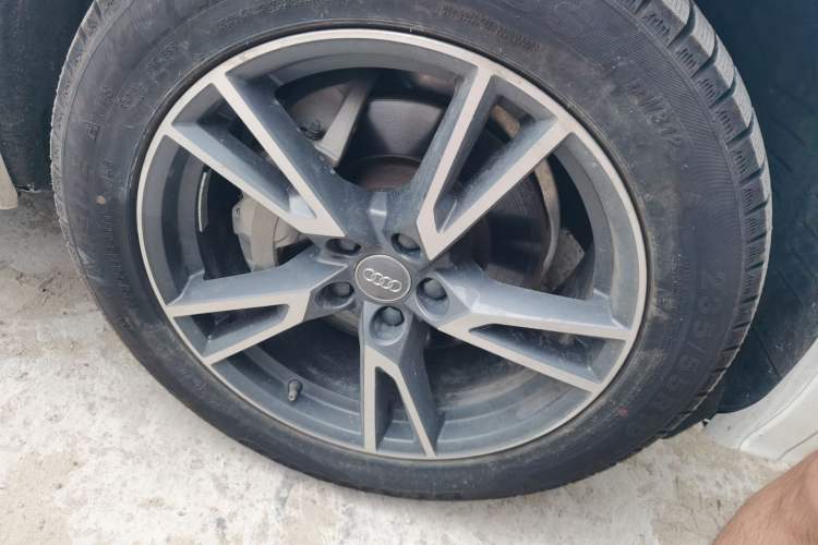 Used Audi Q5L 2018 40 TFSI Prestige Fashion Edition China VI Right Front Wheel Hub