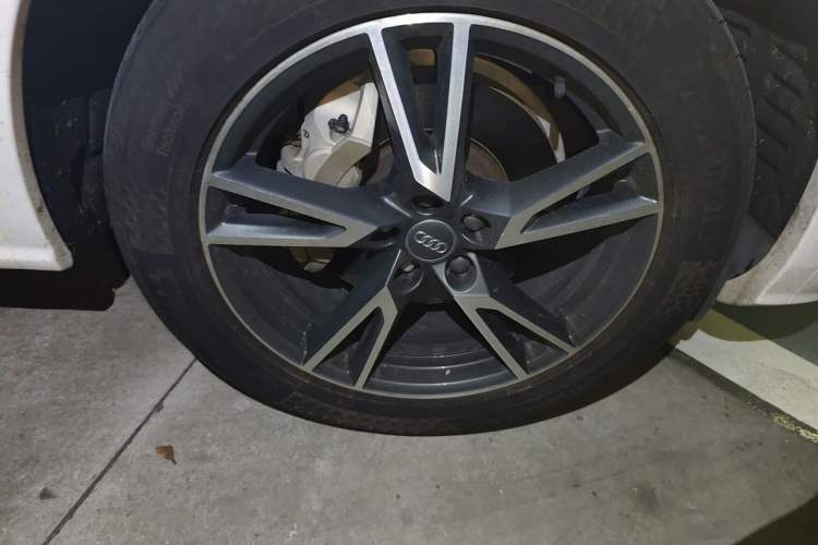 Used Audi Q5L 2018 45 TFSI Prestige Fashion Edition China VI Emission Standard Right Front Wheel Hub