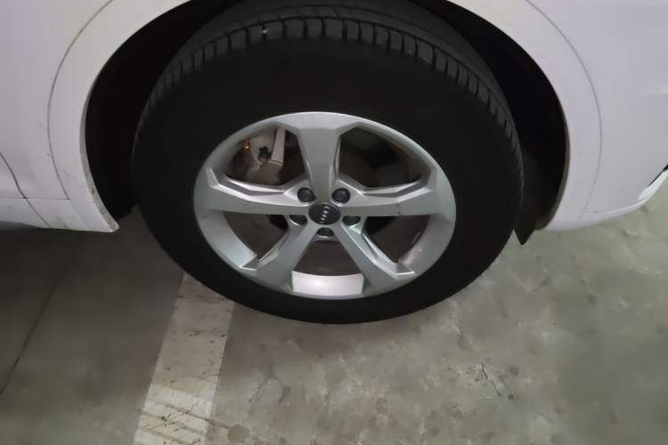 Used Audi Q5L 2018 40 TFSI Prestige Edition China V Right Front Wheel Hub