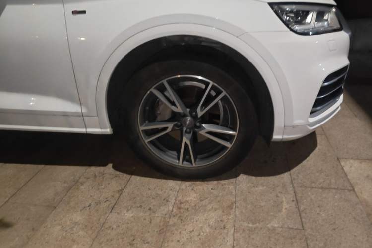 Used Audi Q5L 2018 45 TFSI Prestige Fashion Edition China V Emission Standard Right Front Wheel Hub