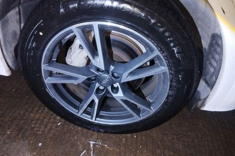 Used Audi Q5L 2018 40 TFSI Prestige Fashion Edition China VI Right Front Wheel Hub