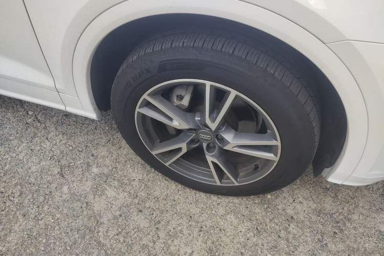 Used Audi Q5L 2018 40 TFSI Prestige Fashion Edition China VI Right Front Wheel Hub