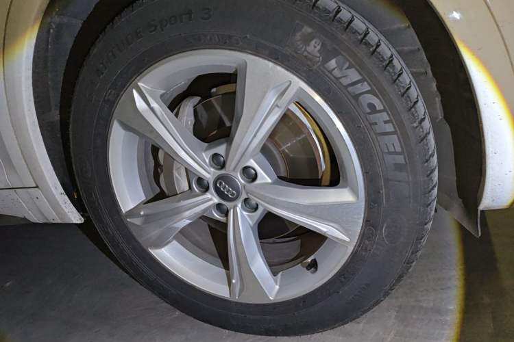 Used Audi Q5L 2018 40 TFSI Prestige Edition China V Right Front Wheel Hub