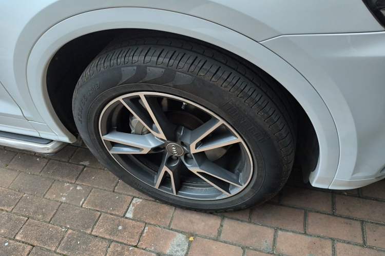 Used Audi Q5L 2018 40 TFSI Prestige Fashion Edition China VI Right Front Wheel Hub