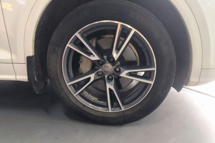 Used Audi Q5L 2018 40 TFSI Prestige Fashion Edition China VI Right Front Wheel Hub
