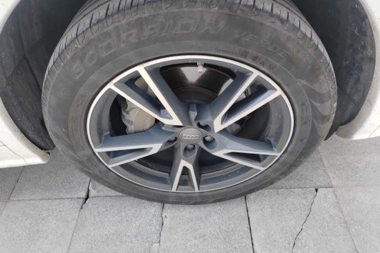 Used Audi Q5L 2018 40 TFSI Prestige Fashion Edition China VI Right Front Wheel Hub