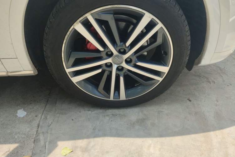 Used Audi Q5L 2018 40 TFSI Prestige Edition China V Right Front Wheel Hub