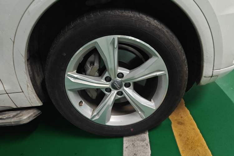 Used Audi Q5L 2018 40 TFSI Prestige Edition China VI Emission Standard Right Front Wheel Hub