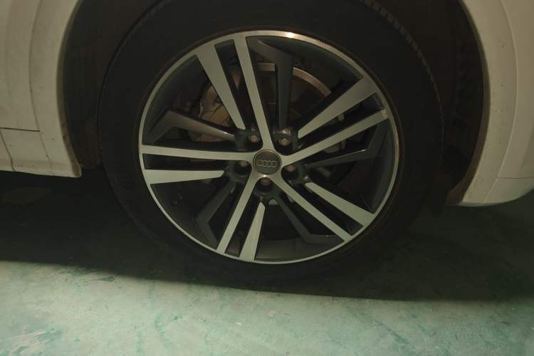 Used Audi Q5L 2018 40 TFSI Prestige Fashion Edition China VI Right Front Wheel Hub