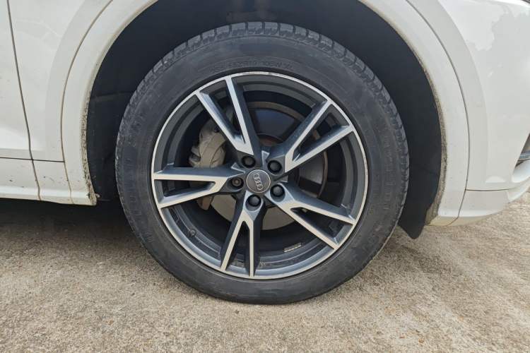 Used Audi Q5L 2018 40 TFSI Prestige Fashion Edition China VI Right Front Wheel Hub