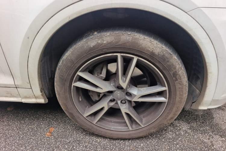 Used Audi Q5L 2018 45 TFSI Prestige Fashion Edition China VI Emission Standard Right Front Wheel Hub