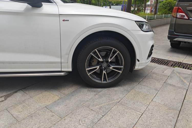 Used Audi Q5L 2018 45 TFSI Prestige Fashion Edition China V Emission Standard Right Front Wheel Hub