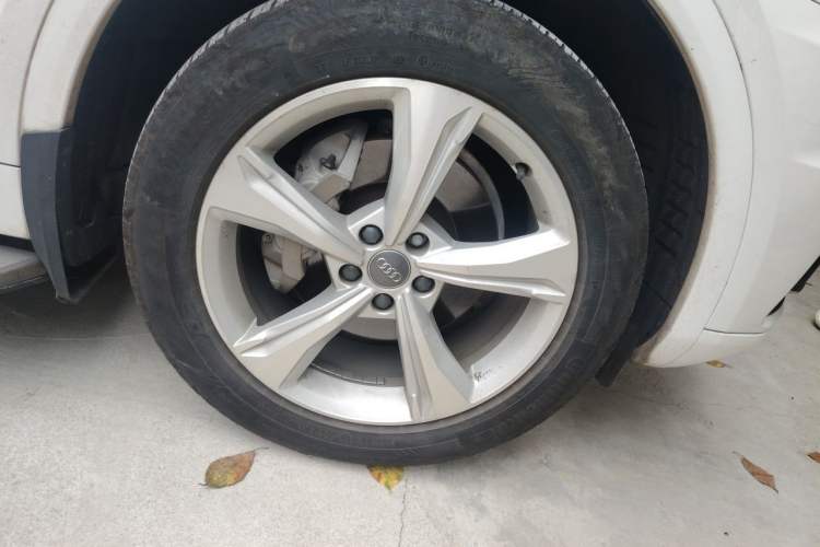 Used Audi Q5L 2018 40 TFSI Prestige Edition China VI Emission Standard Right Front Wheel Hub