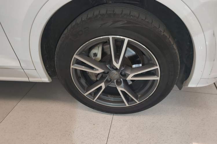 Used Audi Q5L 2018 40 TFSI Prestige Fashion Edition China VI Right Front Wheel Hub