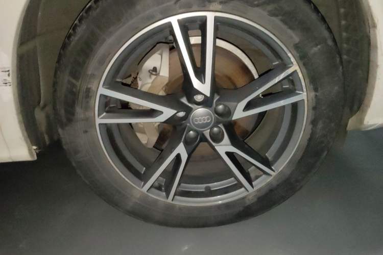 Used Audi Q5L 2018 45 TFSI Prestige Fashion Edition China VI Emission Standard Right Front Wheel Hub
